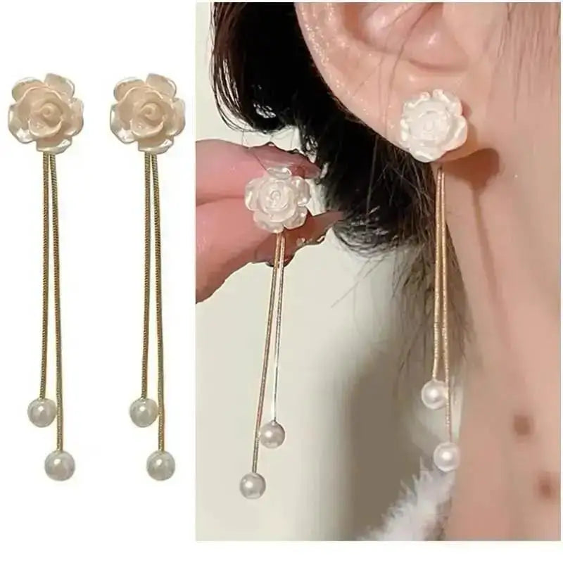 Elegantes brincos femininos com agulha em prata 925, pérolas delicadas e tassel moderno, com detalhes em zircônia. Tendência de moda coreana, perfeitos para complementar looks sofisticados e ocasiões especiais com luxo e brilho.