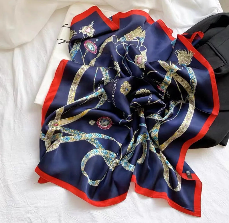 Lenço de Seda Quadrado 70x70cm – Estampa Luxuosa Feminina Lenço fashion em cetim macio, ideal para usar como faixa de cabelo, acessório de pescoço, ou detalhe em bolsas. Elegância e versatilidade em um só acessório.