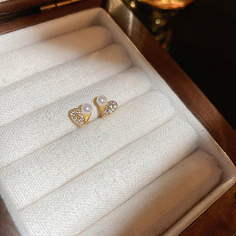 Brincos Stud Imitation Pearl – Coração e Redondo, Elegante