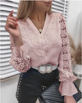 Blusa Feminina Elegante em Renda Vintage – Manga Longa, Botões e Rosa 2026  Design vintage elegante com detalhes em renda spliced  Botões frontais para fechamento clássico e charmoso