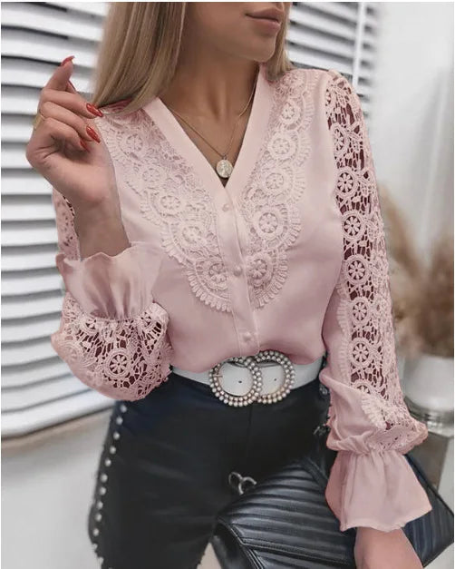 Blusa Feminina Elegante em Renda Vintage – Manga Longa, Botões e Rosa 2026  Design vintage elegante com detalhes em renda spliced  Botões frontais para fechamento clássico e charmoso