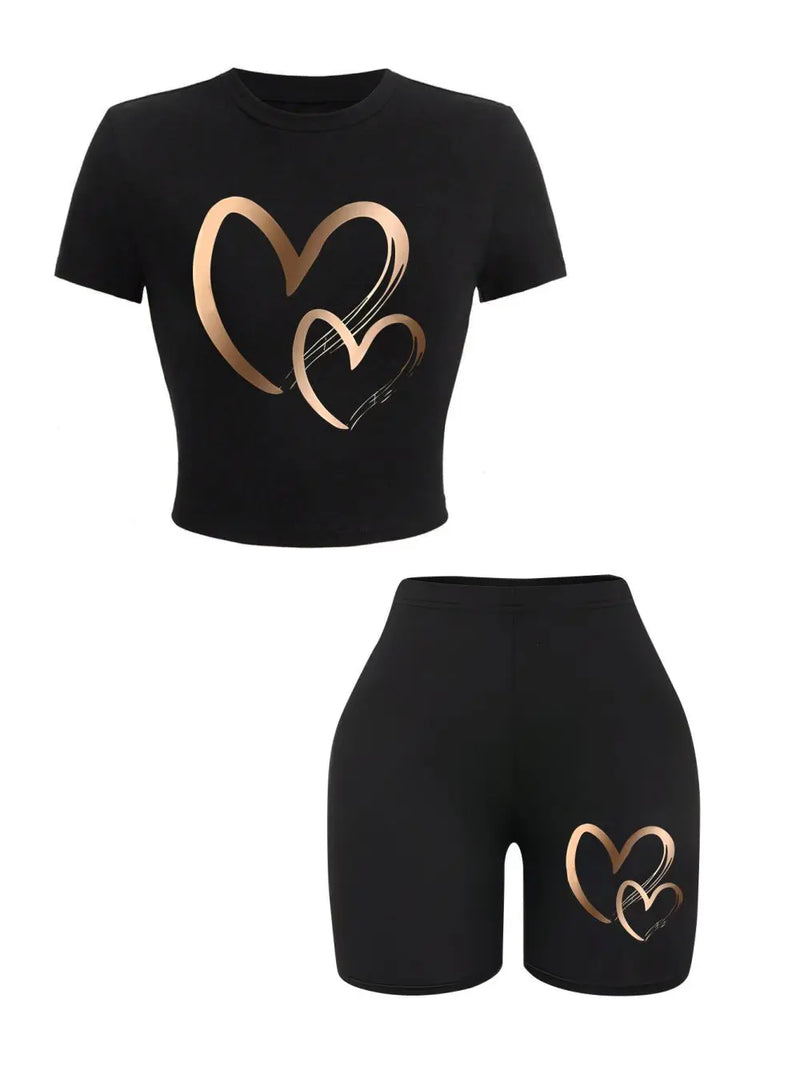 Conjunto Feminino de Verão – 2 Peças: T-Shirt Slim + Shorts, Estampa de Corações, Cropped Fashion, Roupas Macias e Altamente Elásticas