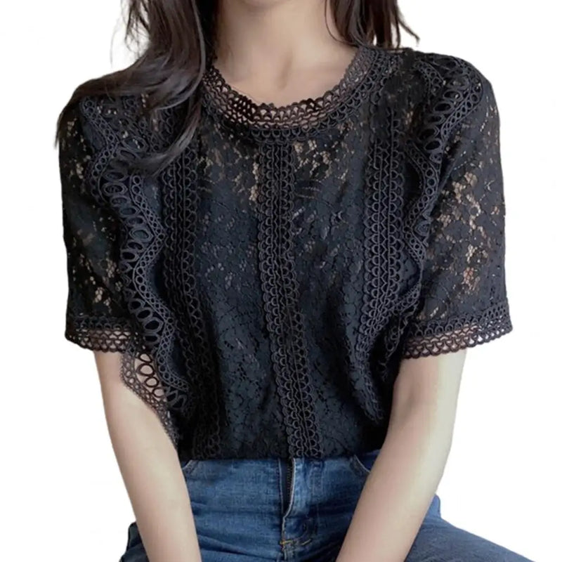 Modelo slim chic com ajuste solto (loose fit), perfeito para conforto e estilo  Manga curta, ideal para os dias quentes de verão