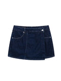 Conjunto feminino de verão 2026 com estilo casual e streetwear. Inclui mini saia, shorts e camisa curta em denim, perfeito para criar looks modernos e confortáveis