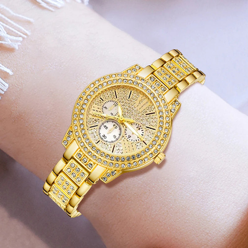 Conjunto feminino elegante, incluindo relógio de pulso, anel, colar e brincos, todos com detalhes em strass. Relógio com movimento quartz confiável e design fashion dourado, ideal para complementar looks casuais ou ocasiões especiais