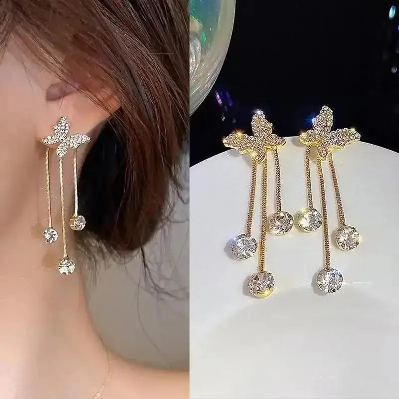 Elegantes brincos femininos com agulha em prata 925, pérolas delicadas e tassel moderno, com detalhes em zircônia. Tendência de moda coreana, perfeitos para complementar looks sofisticados e ocasiões especiais com luxo e brilho.