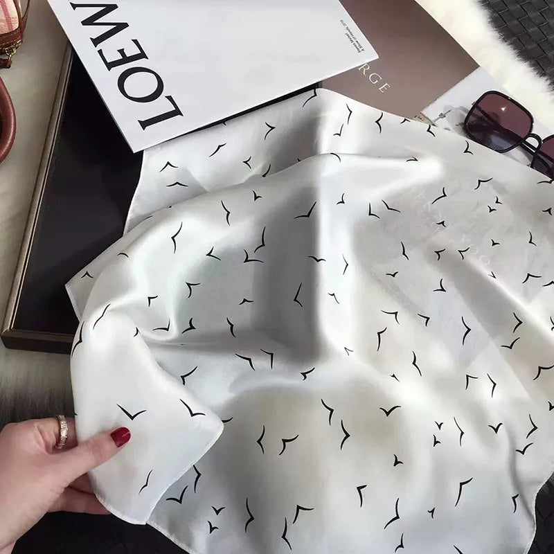 Lenço Feminino Quadrado 70cm – Seda Sintética Luxo com Estampa de Gaivota