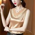 Blusa Feminina Coreana de Seda – Satin com Bordado em Renda e Estampa – Decote V