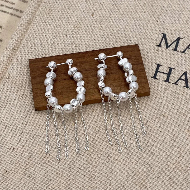 Brincos Pendente com Pérolas Irregulares e Tassel