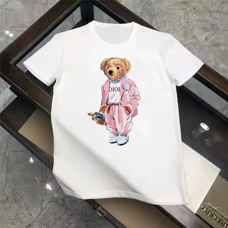 Camiseta feminina de luxo com design moderno e casual, perfeita para o dia a dia. Confeccionada em material de alta qualidade, oferece conforto, estilo e sofisticação.
