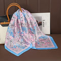 Acessório fashion e versátil em cetim macio, ideal como lenço de pescoço, echarpe, hijab, faixa de cabelo, bandana ou detalhe decorativo em bolsas. Elegância e estilo em qualquer ocasião.