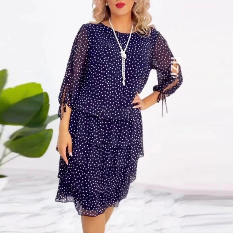Vestido casual estilo boho, com babados delicados, manga 3/4 e comprimento midi. Perfeito para praia, festas de verão ou looks descontraídos e elegantes. Disponível em tamanhos plus size, unindo conforto e estilo.
